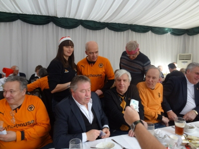 ASC05360 Lawson raffles RUth & Gareth collecting ASC05360 Lawson raffles RUth & Gareth collecting